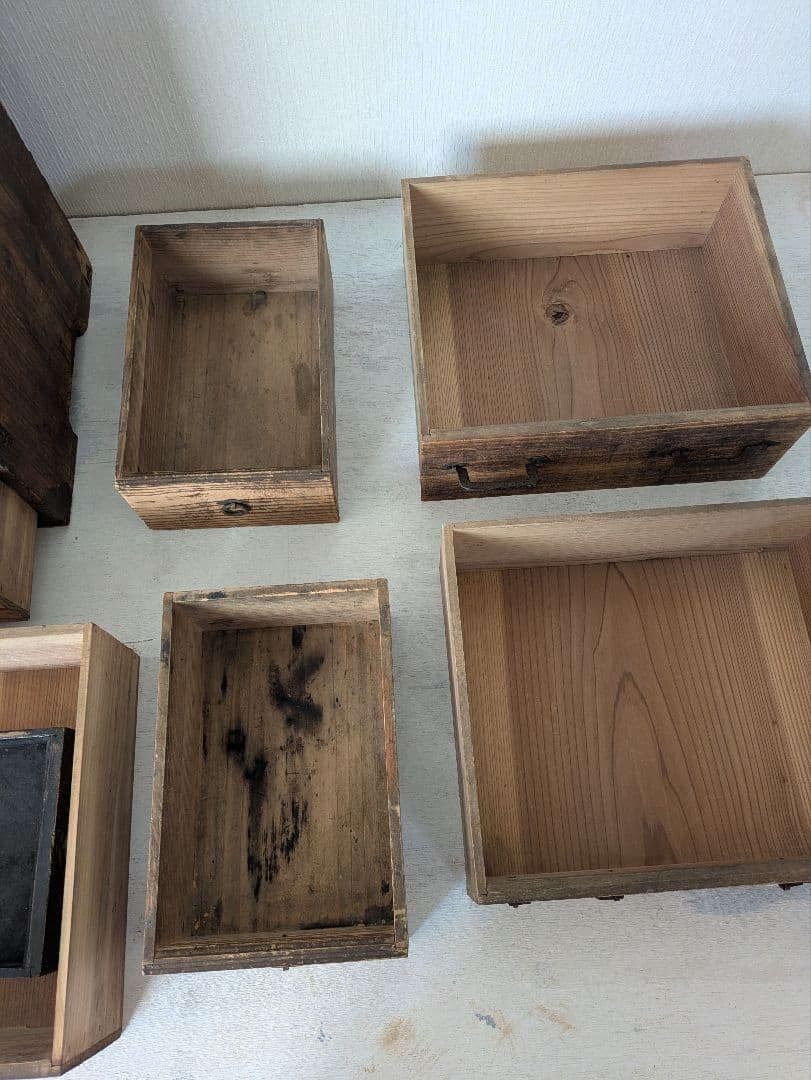 小ぶり木製和風箪笥 8引き出し