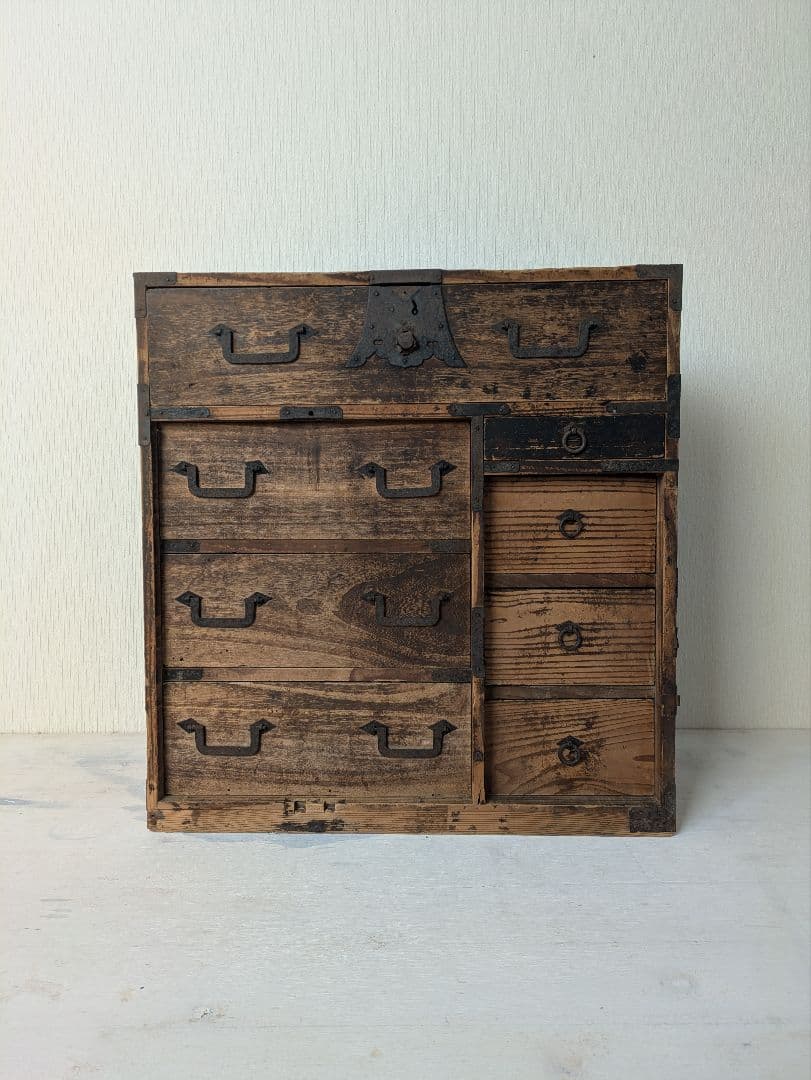 小ぶり木製和風箪笥 8引き出し