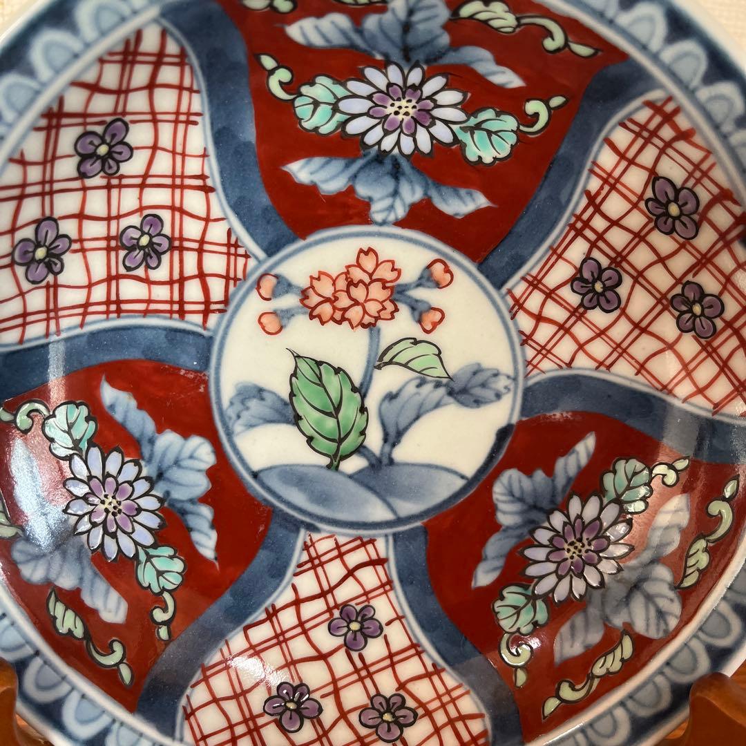 有田焼 六代走波　染錦 赤濃菊絵小花文 五寸皿