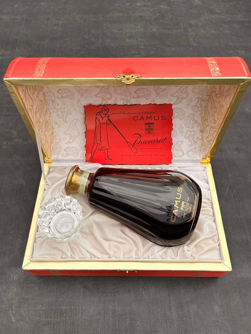 CAMUS カミュ　コニャック　 バカラ　古酒 クリスタル製 未開栓