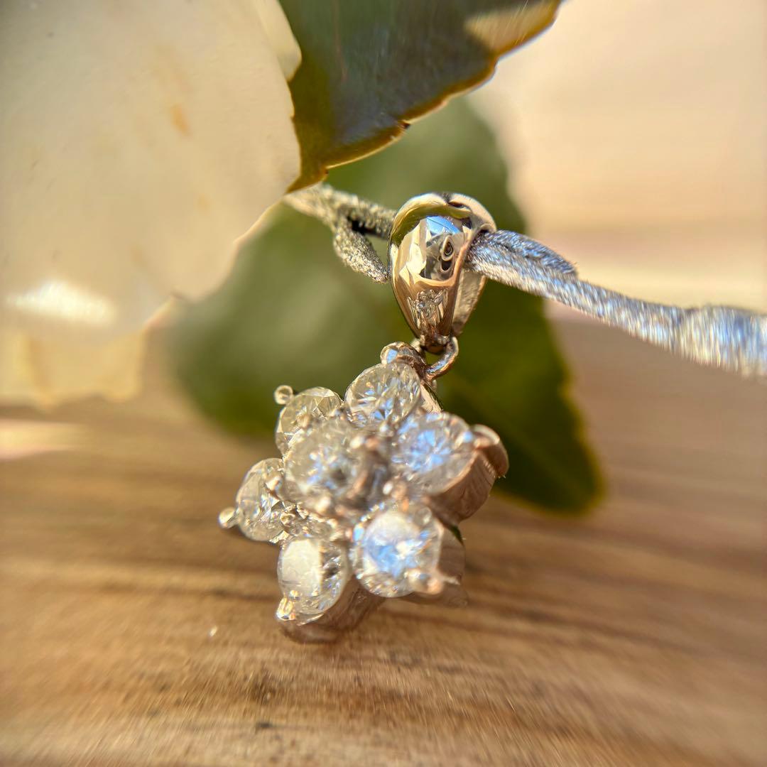 pt900 幸せのフラワー ダイヤモンド 1.0ct ペンダント トップ