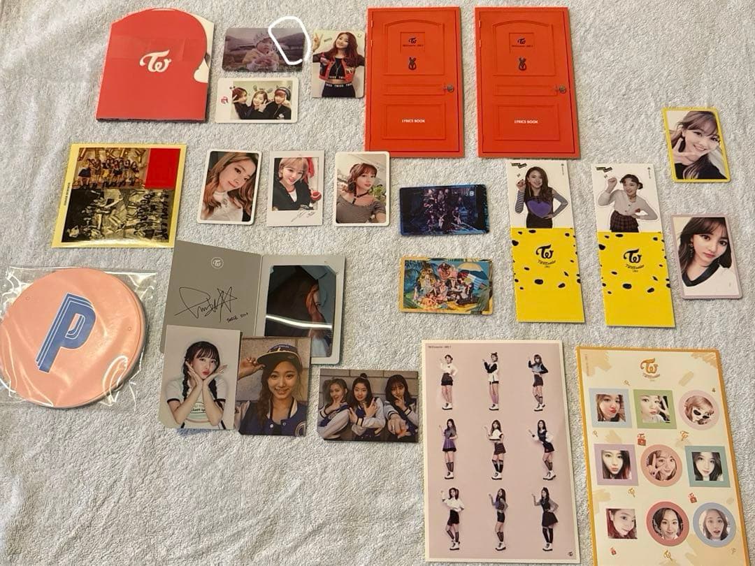TWICEアルバム　まとめ売り！　誰か買い求めどうぞ！