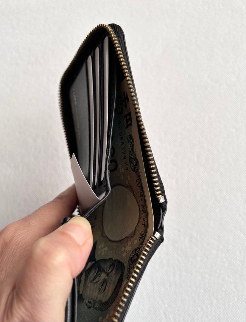 COMME des GARÇONS ブラック二つ折り財布