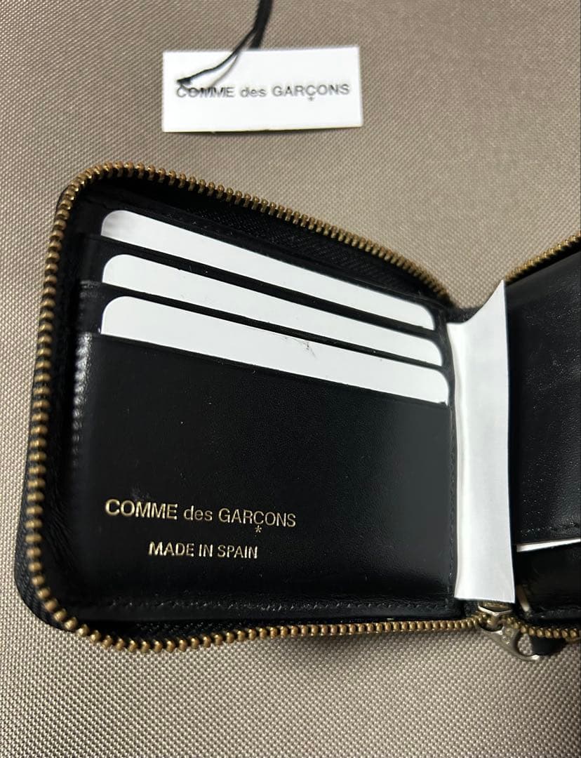 COMME des GARÇONS ブラック二つ折り財布