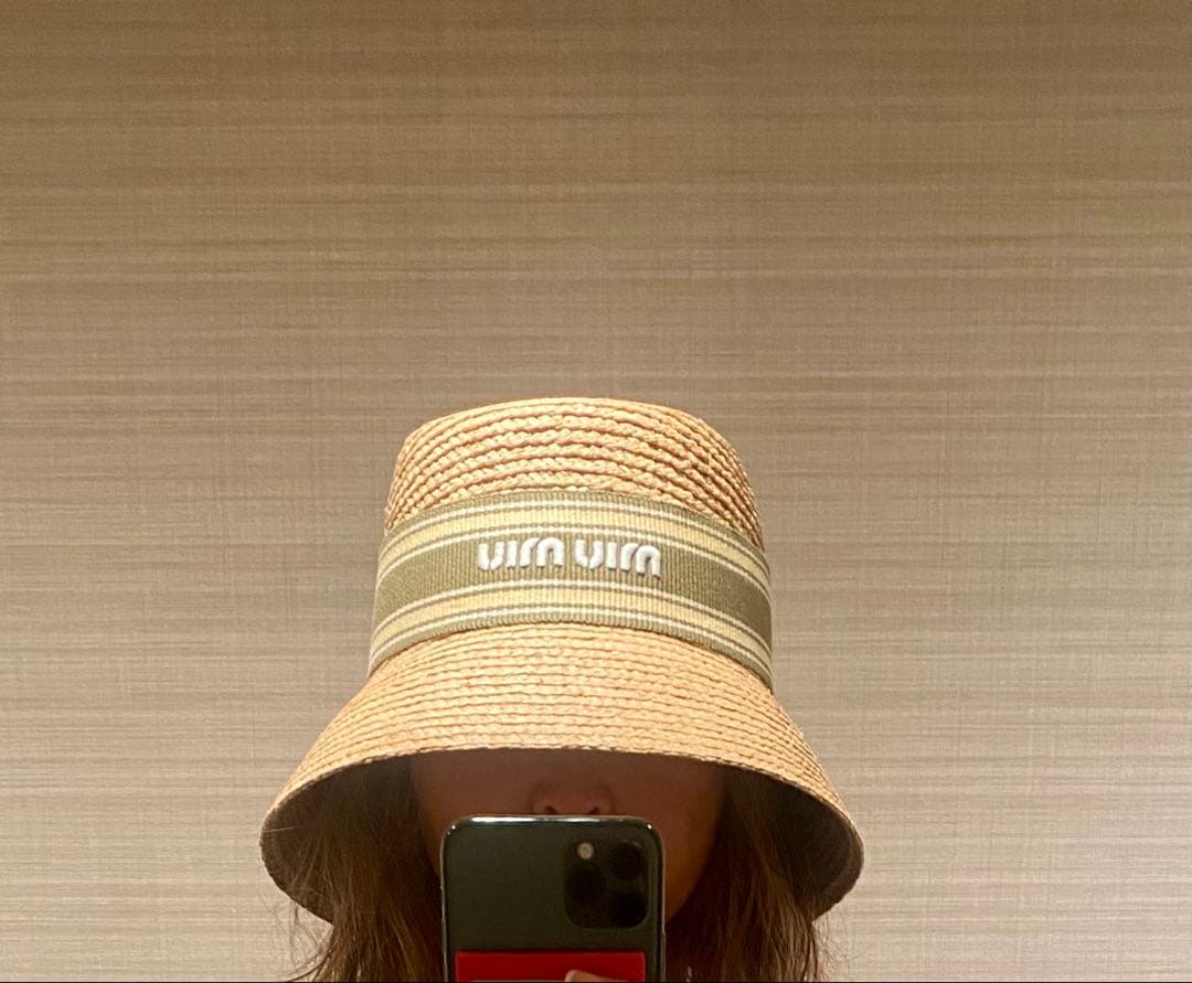 ミュウミュウ　新作ハット　カーキ