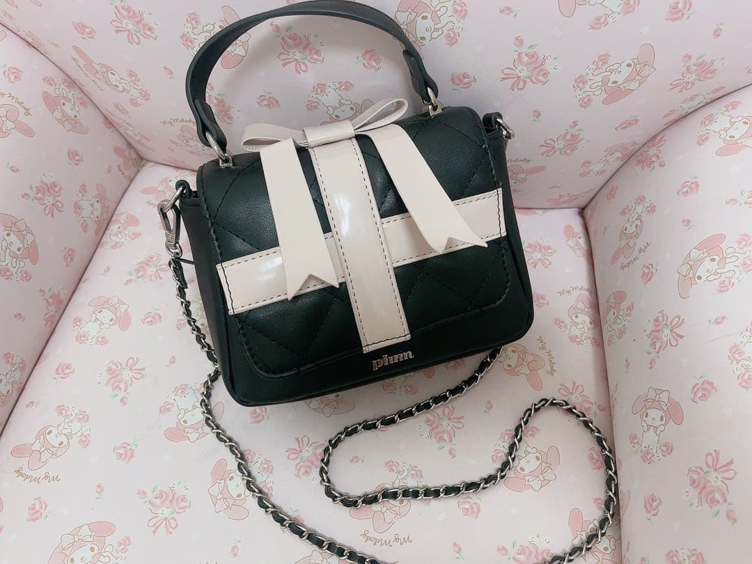 pium プレゼントリボンキルティングミニバッグ