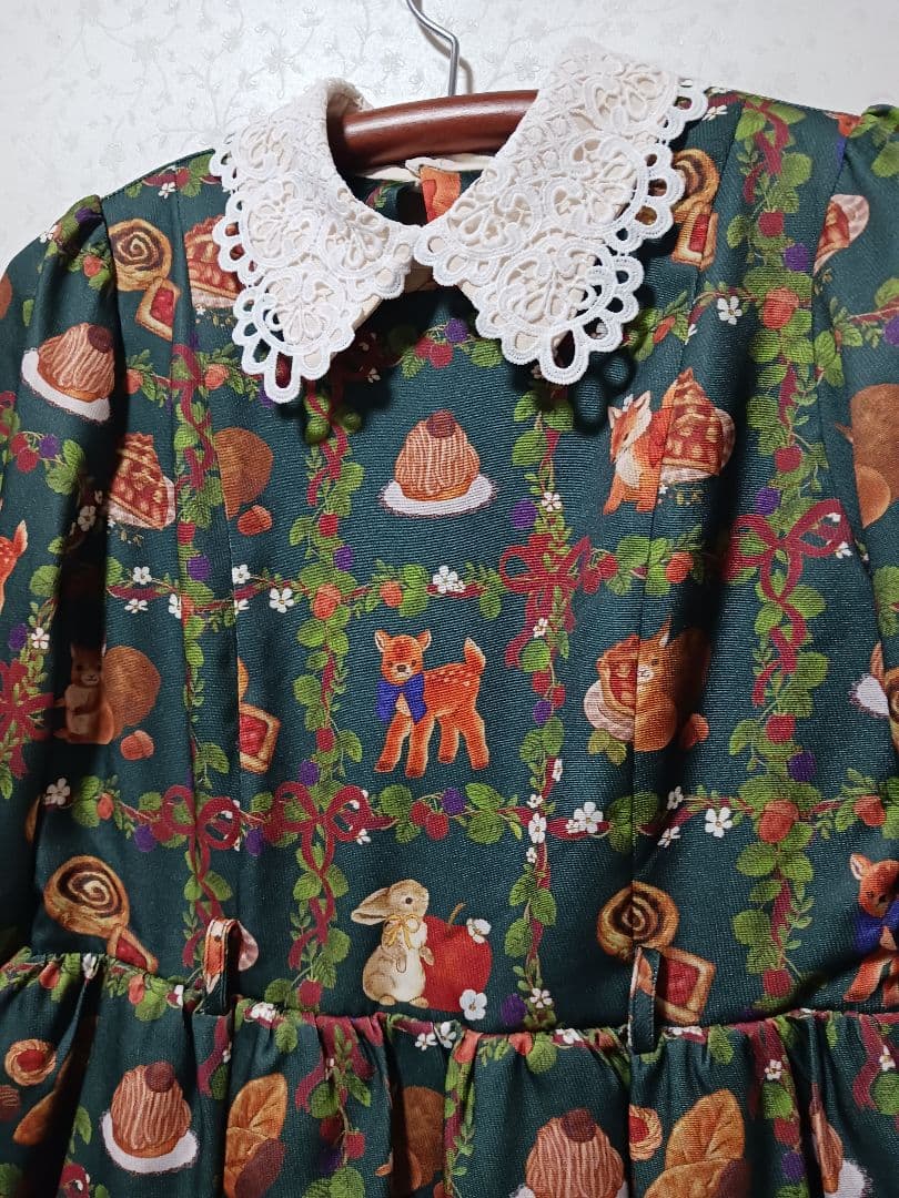 専用です。アクシーズkawaii♡動物とお菓子のプリント長袖ワンピース