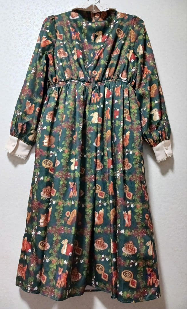 専用です。アクシーズkawaii♡動物とお菓子のプリント長袖ワンピース