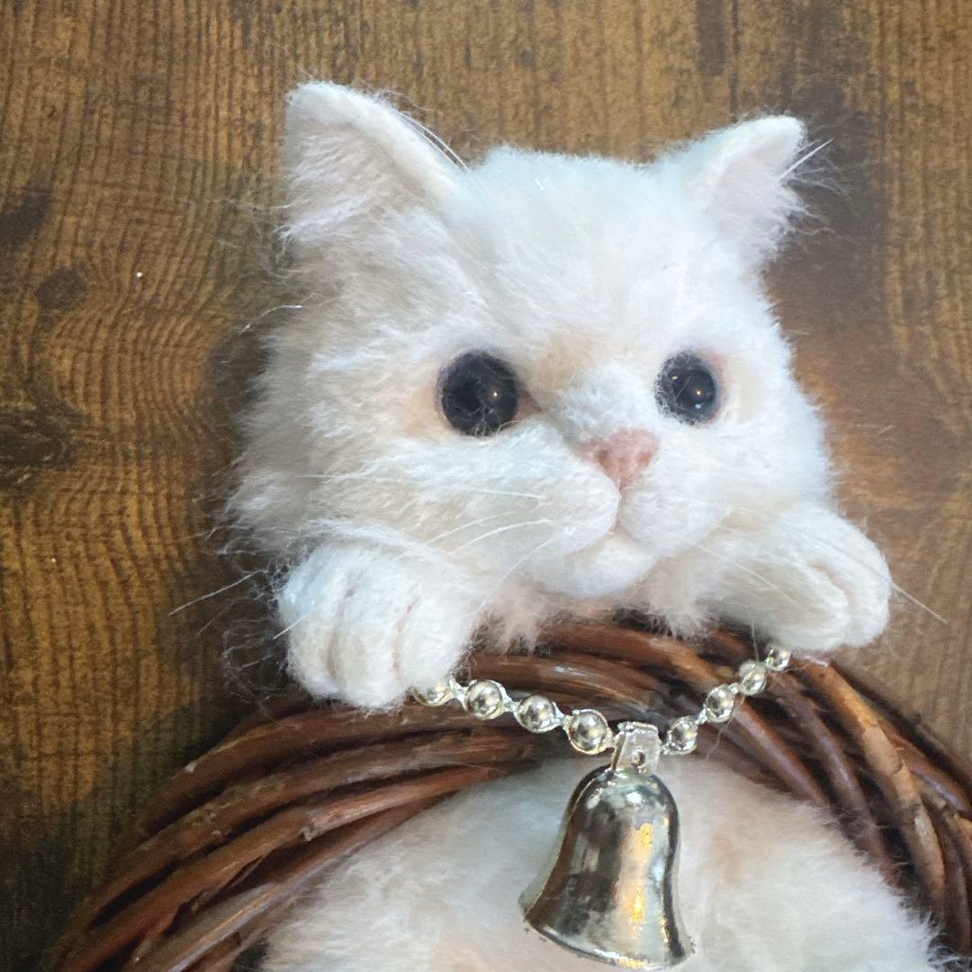 羊毛フェルト 猫 白猫リース