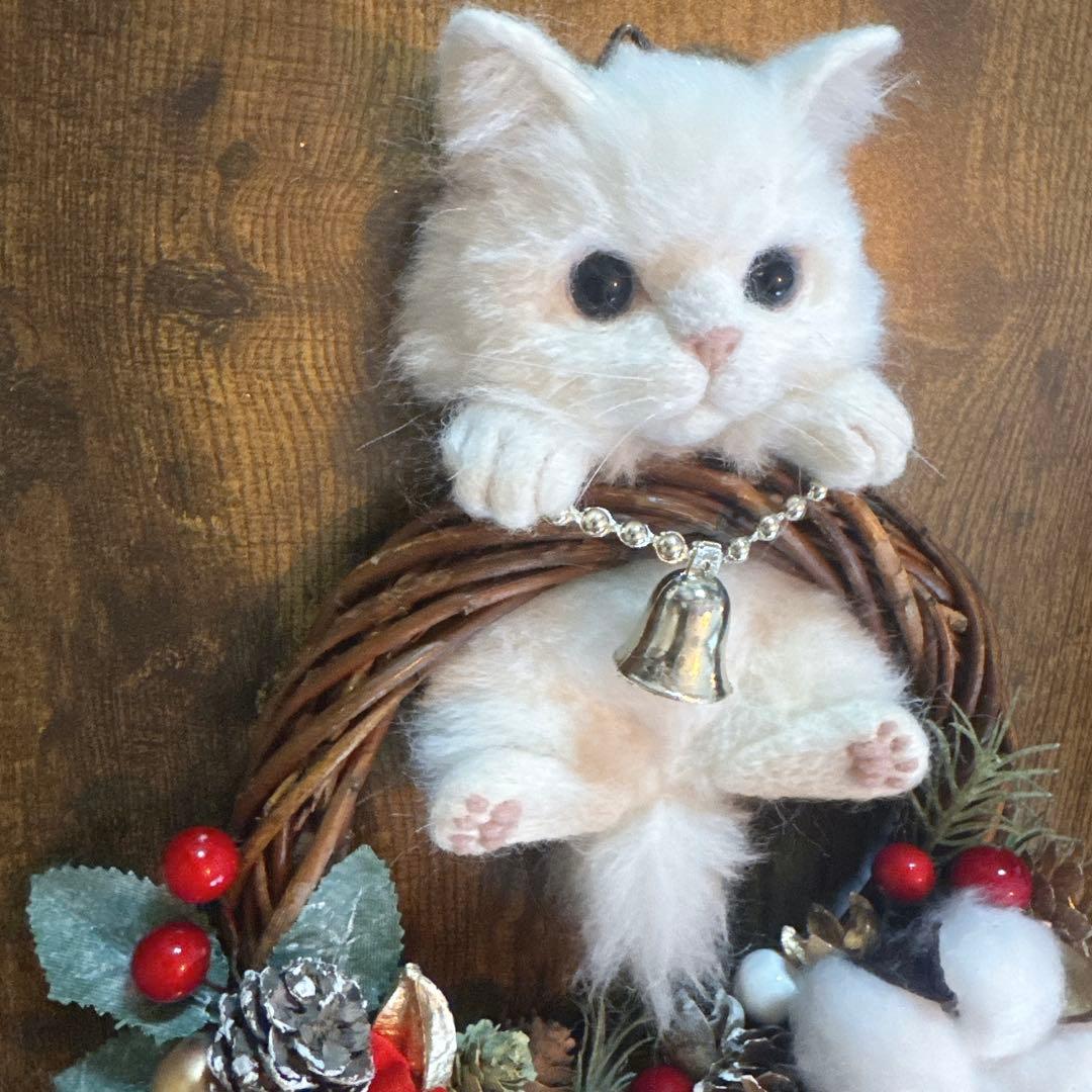 羊毛フェルト 猫 白猫リース