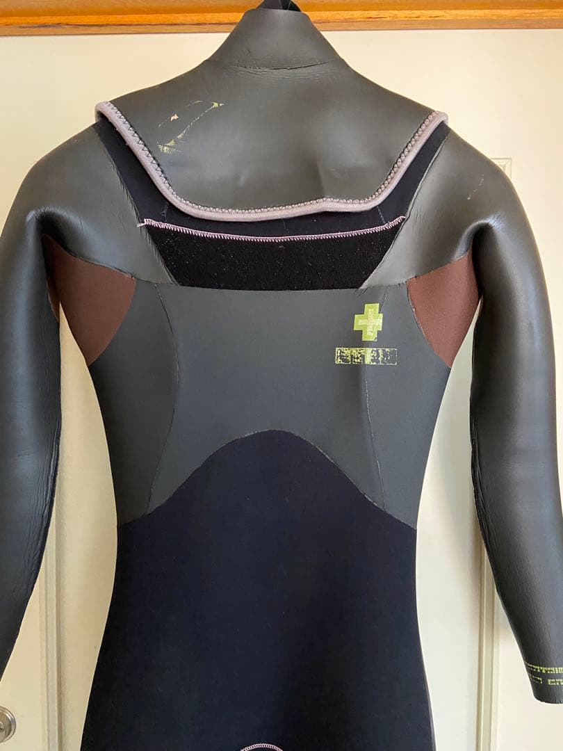 冬サーフィン必須！セミドライ　ウエット5mm