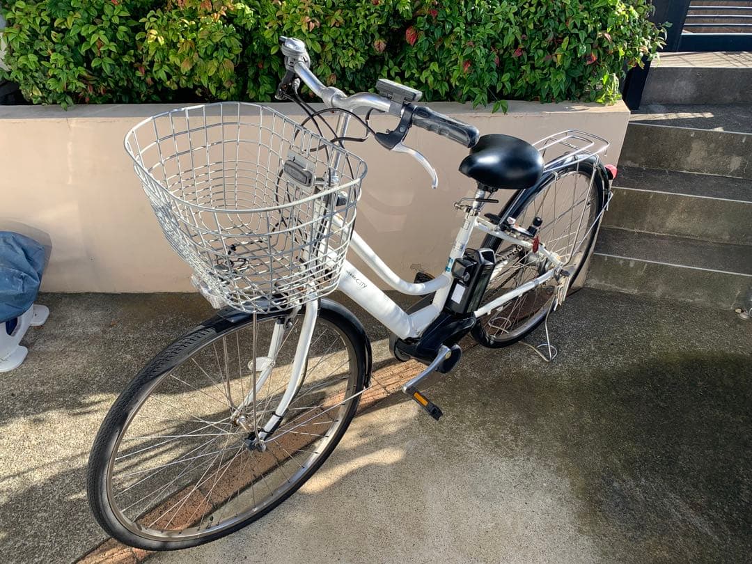 ホワイト 電動アシスト自転車 シティタイプ