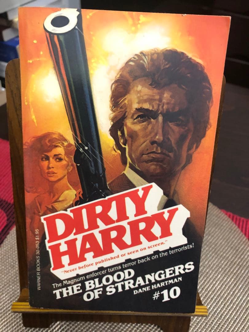 洋書 DIRTY HARRY: THE BLOOD OF STRANGERS #10