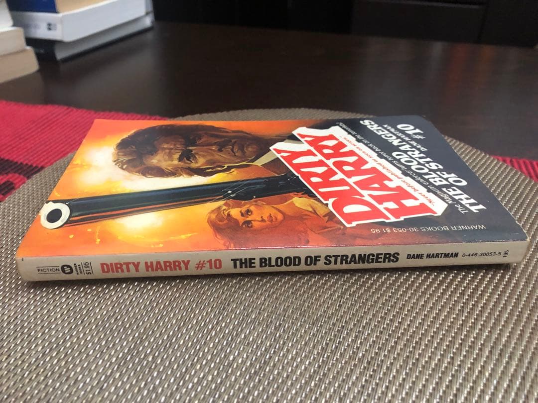 洋書 DIRTY HARRY: THE BLOOD OF STRANGERS #10