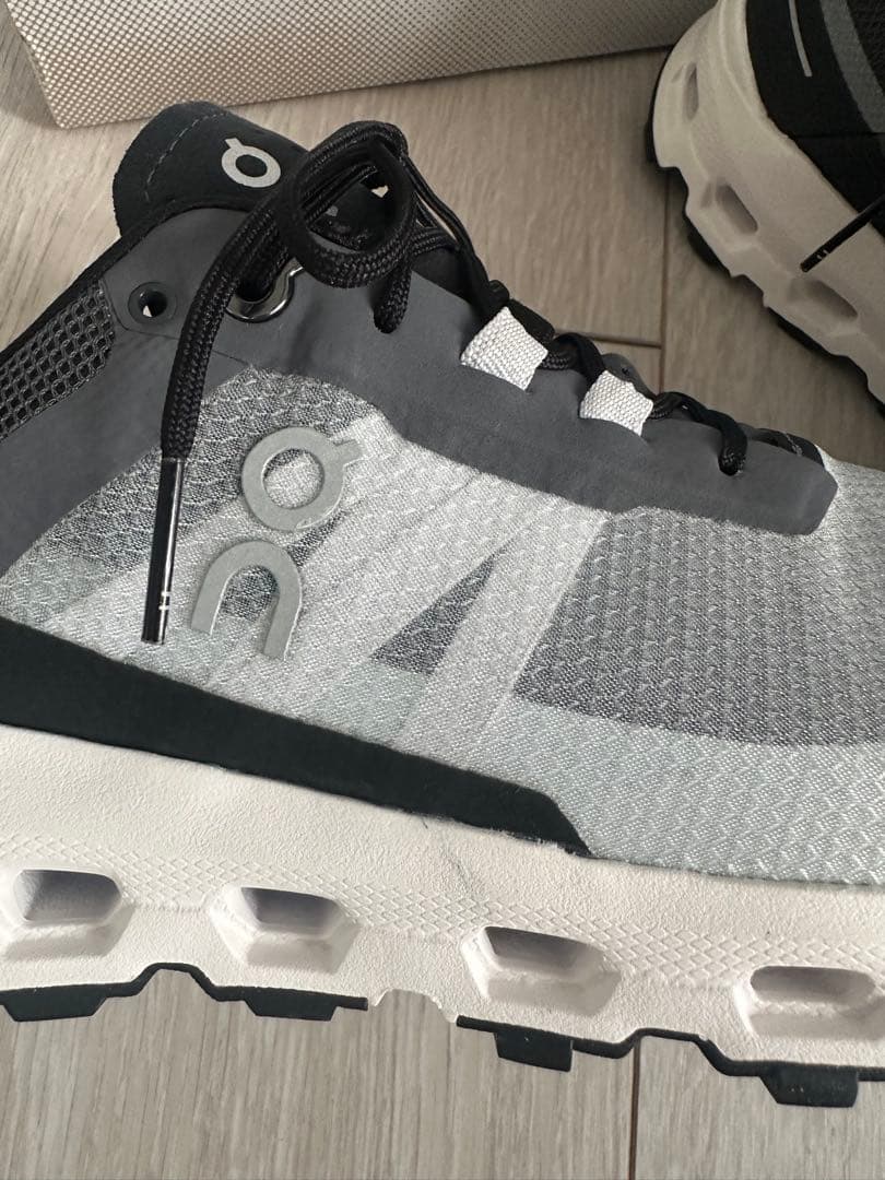 on オン　スニーカー8.5未使用hoka alo yoga ロンハーマン新品