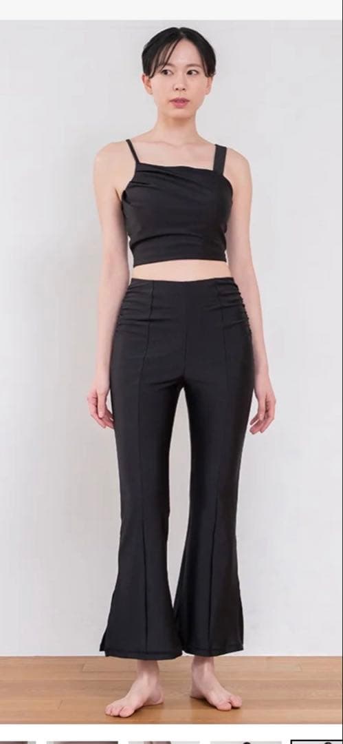 【SUKALA】シャインストレッチフィットフレアパンツ Mサイズ