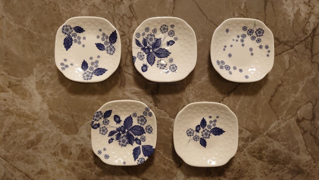 【こだますいか】ウエッジウッド ストロベリー ＋ ブルーウィロー