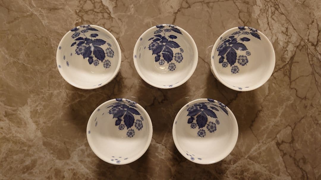 【こだますいか】ウエッジウッド ストロベリー ＋ ブルーウィロー