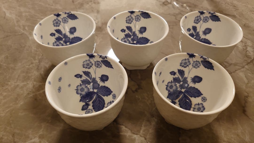 【こだますいか】ウエッジウッド ストロベリー ＋ ブルーウィロー