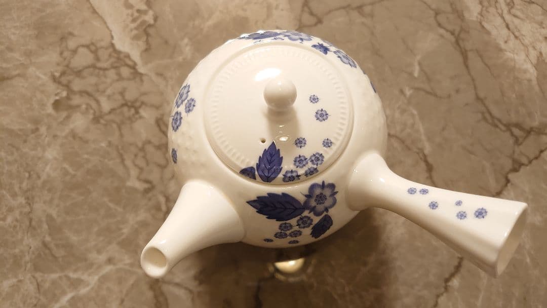 【こだますいか】ウエッジウッド ストロベリー ＋ ブルーウィロー