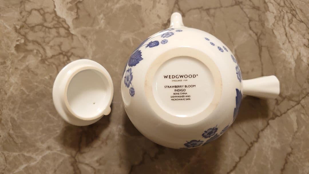 【こだますいか】ウエッジウッド ストロベリー ＋ ブルーウィロー