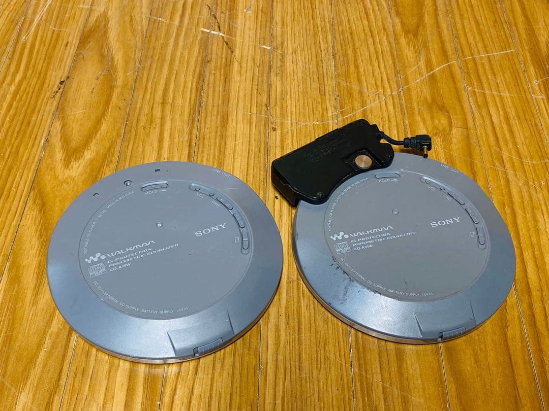 SONY ポータブルCDプレーヤー 2色セット D-NE730 中古