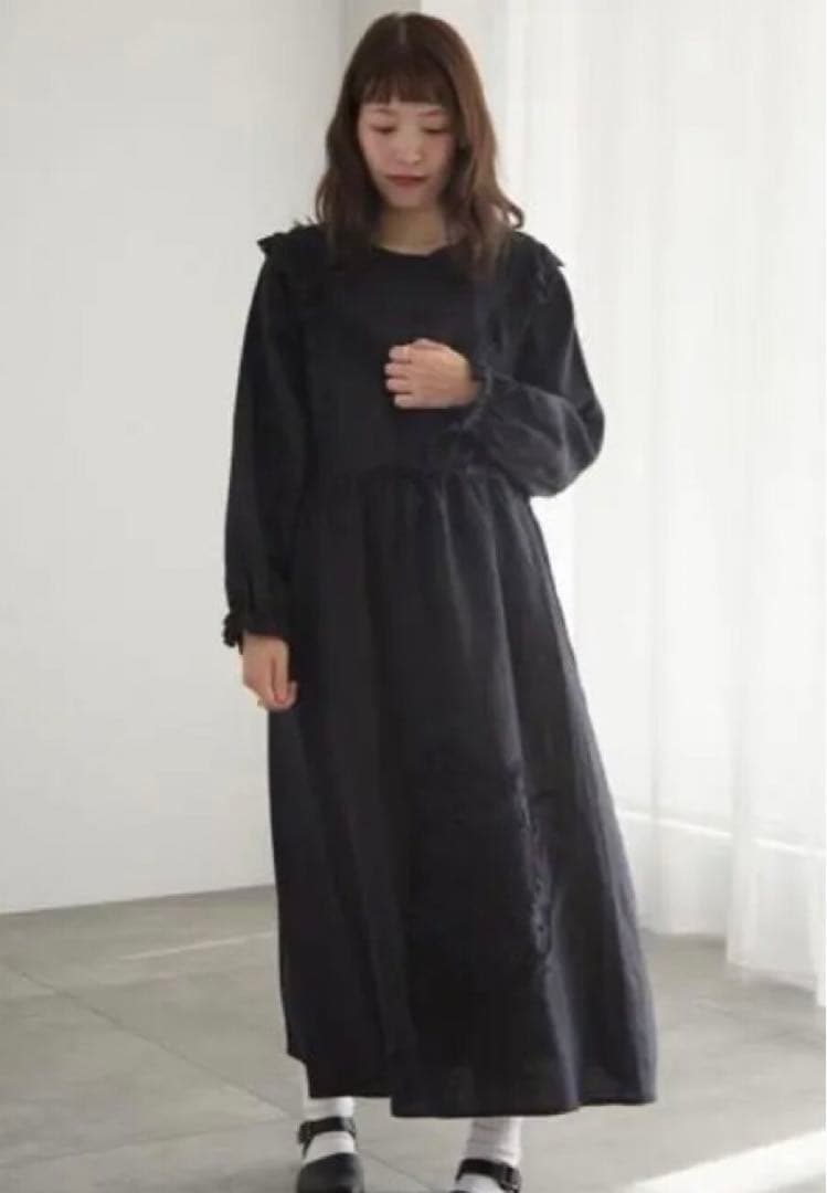 TSUHARU by Samansa Mos2リネン裾刺繍レースワンピース黒色