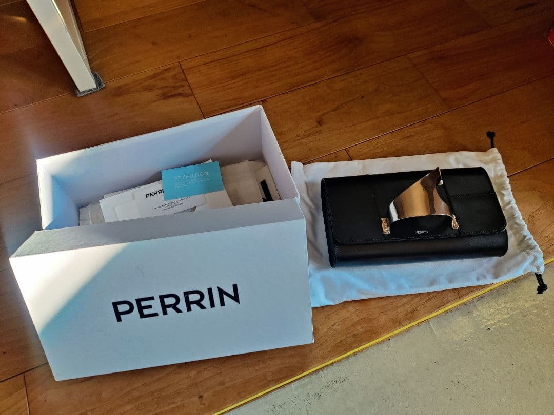 PERRIN PARIS ペランパリ 黒 レザー クラッチバッグ