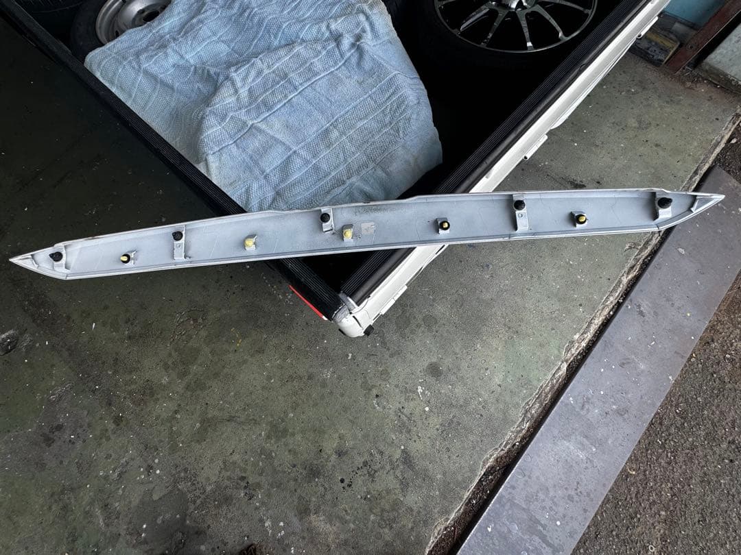 30 アルファード　後期　ボンネットフード　トップモール　同色