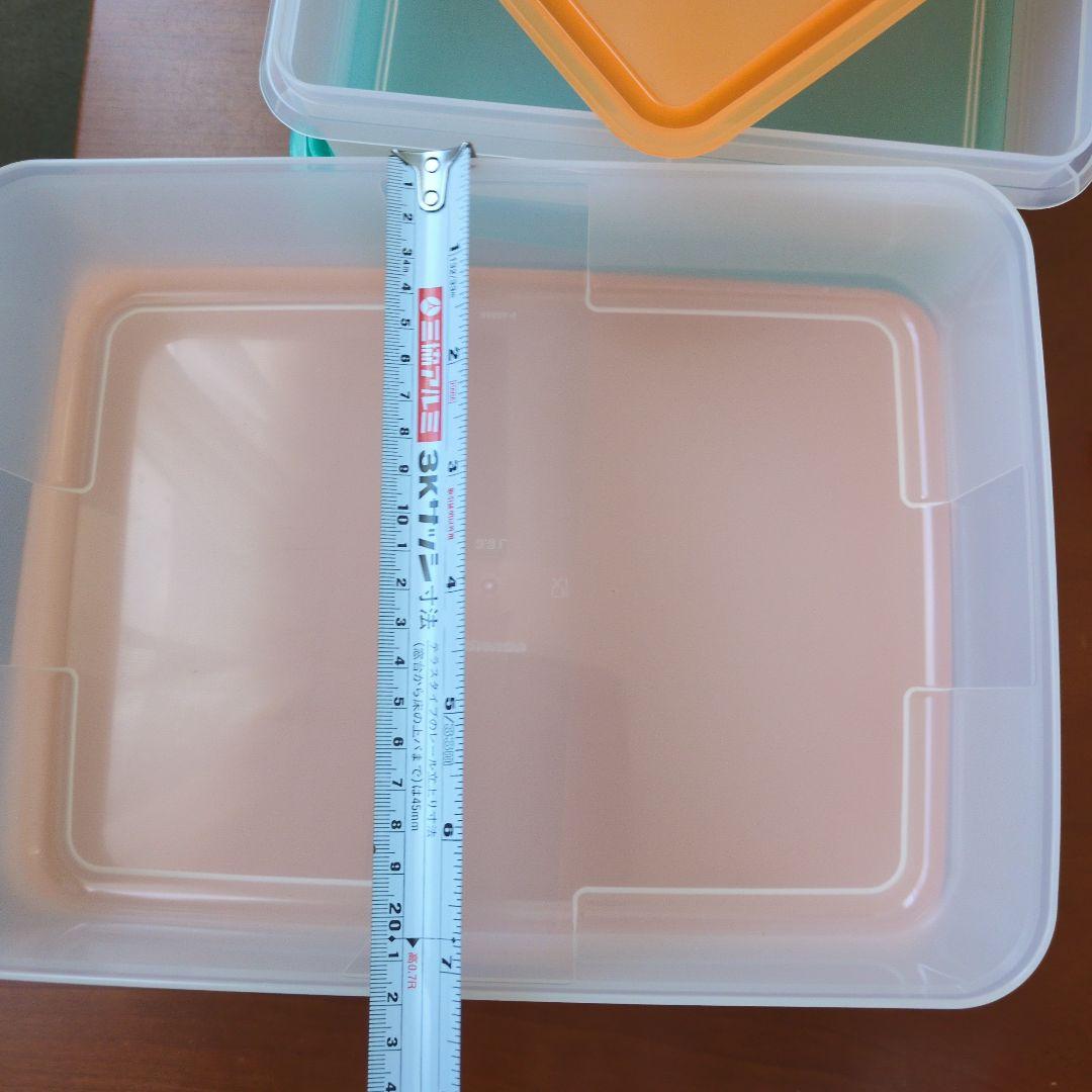 未使用品　タッパーウェア　食品保存容器 4個セット＋使用済み１個