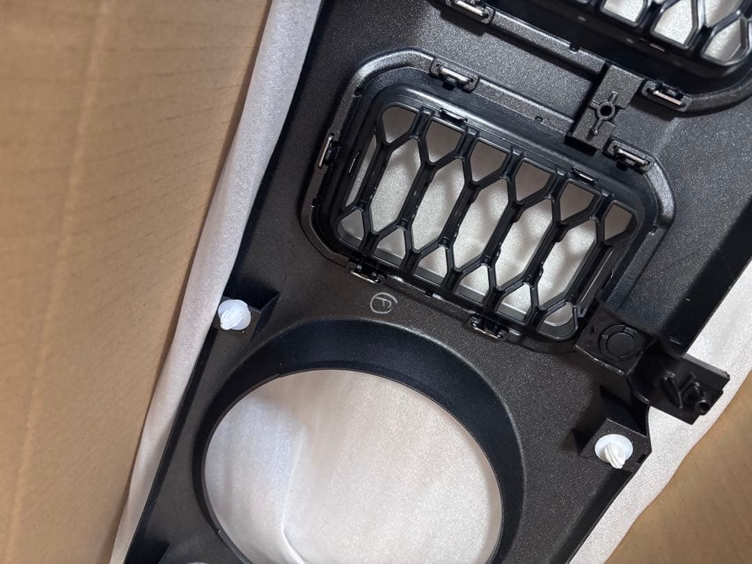 【新車外し】スズキ ジムニー ノマド 純正フロントグリル