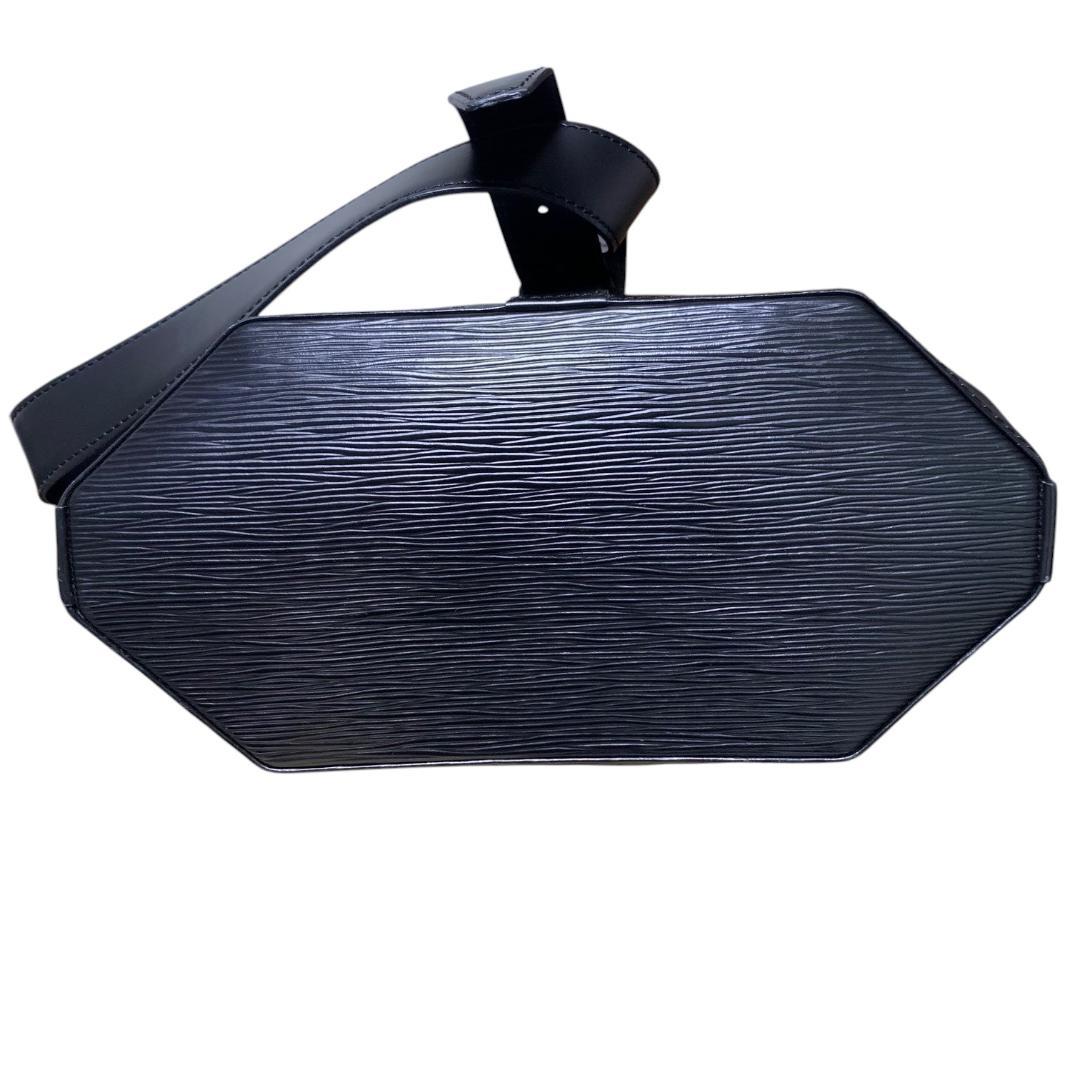 LOUIS VUITTON エピ サックアド ノワール ポーチ付 M80153