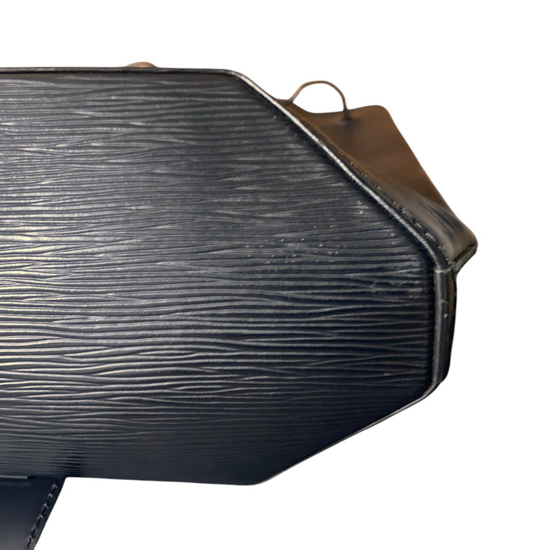 LOUIS VUITTON エピ サックアド ノワール ポーチ付 M80153