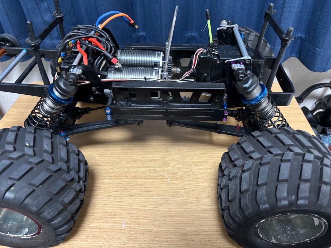 ヒ*ゲ様 京商MAD FORCE CRUISER VE ツインモーター