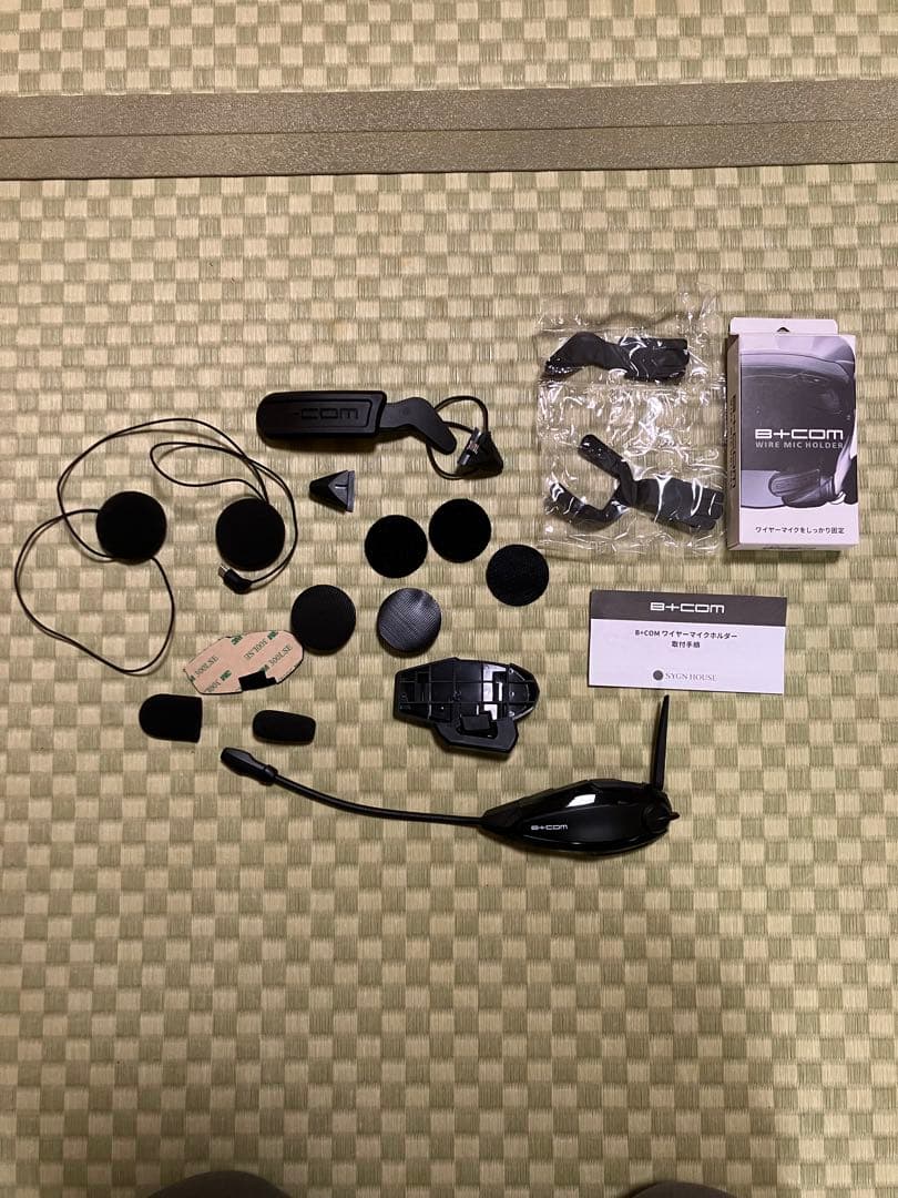 B +COM 6XR 1台のみ。別マイク付き。