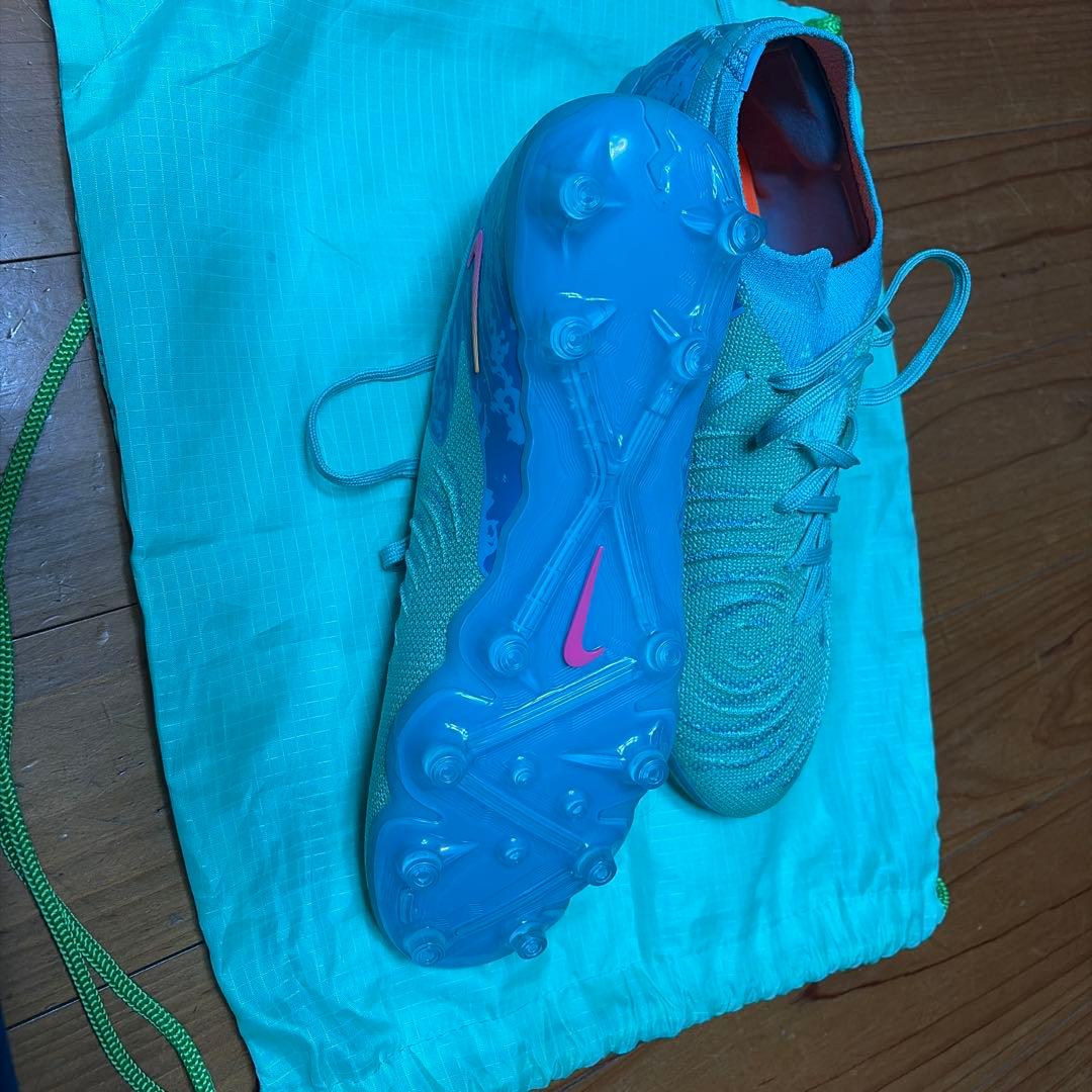 w*g様 NIKEファントム