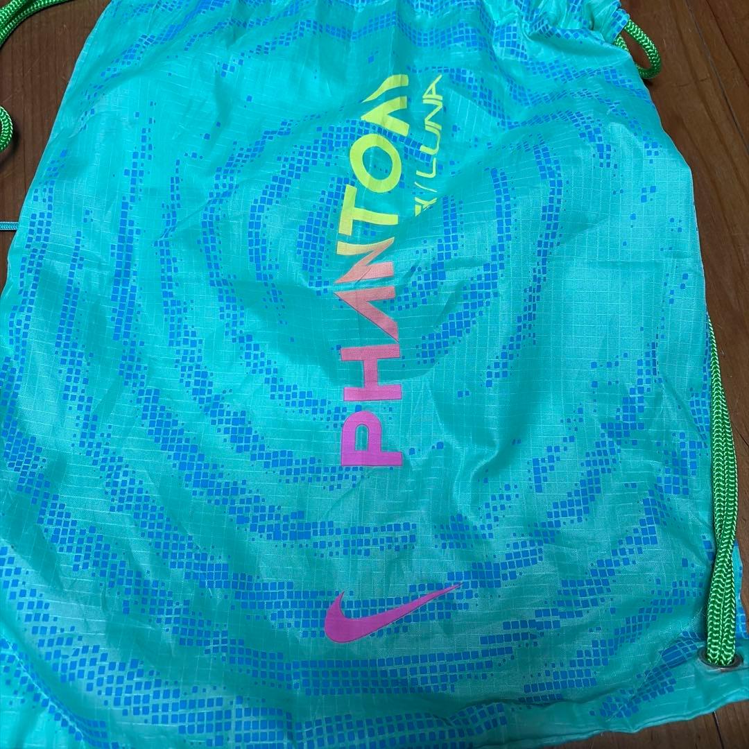 w*g様 NIKEファントム