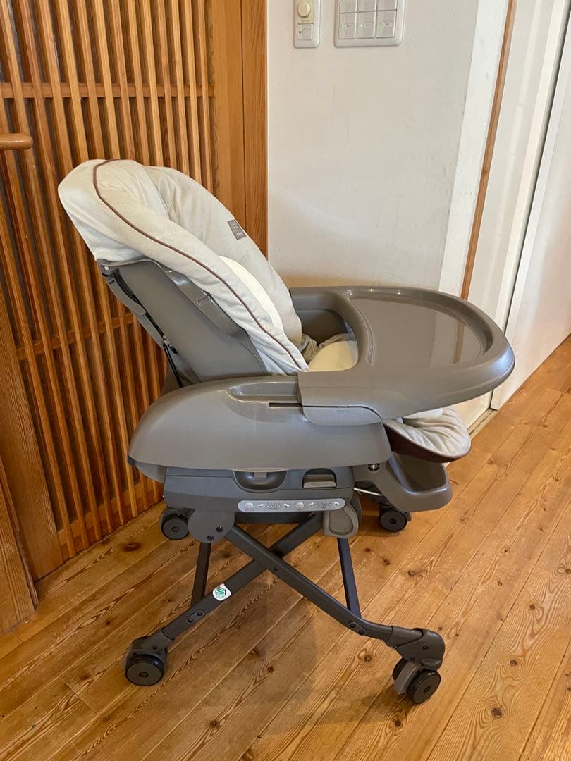 美品　コンビ ネムリラ AUTO SWING 電動　ハイローチェア