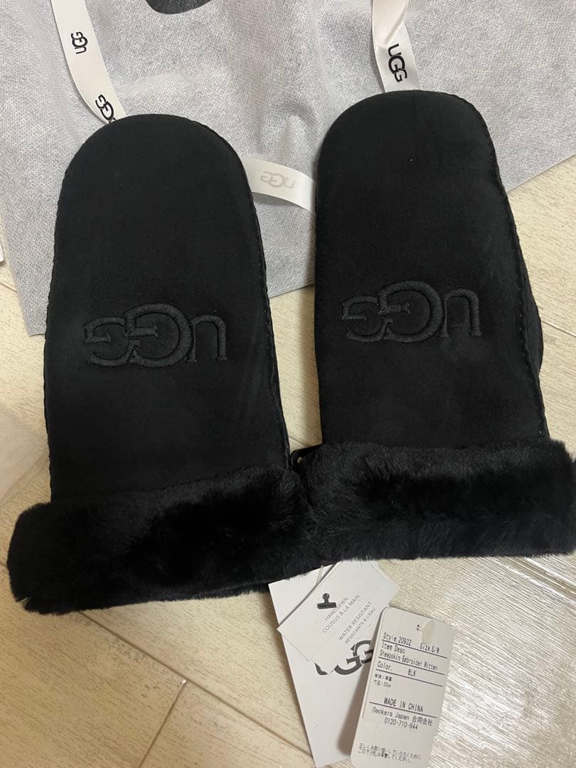 人気デザイン！　UGG 新品　手袋　プレゼント