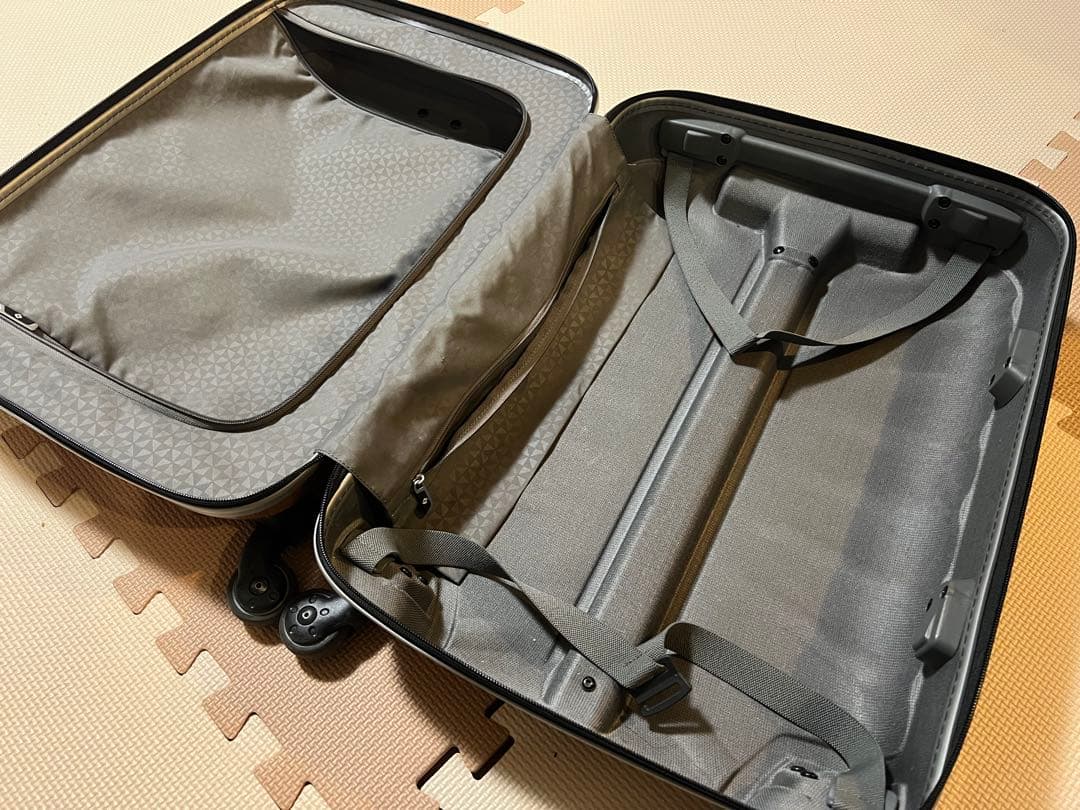 サムソナイト　機内持ち込み　スーツケース