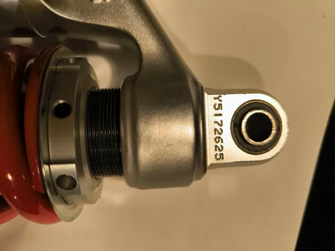 KYB YSシリーズ サスペンション