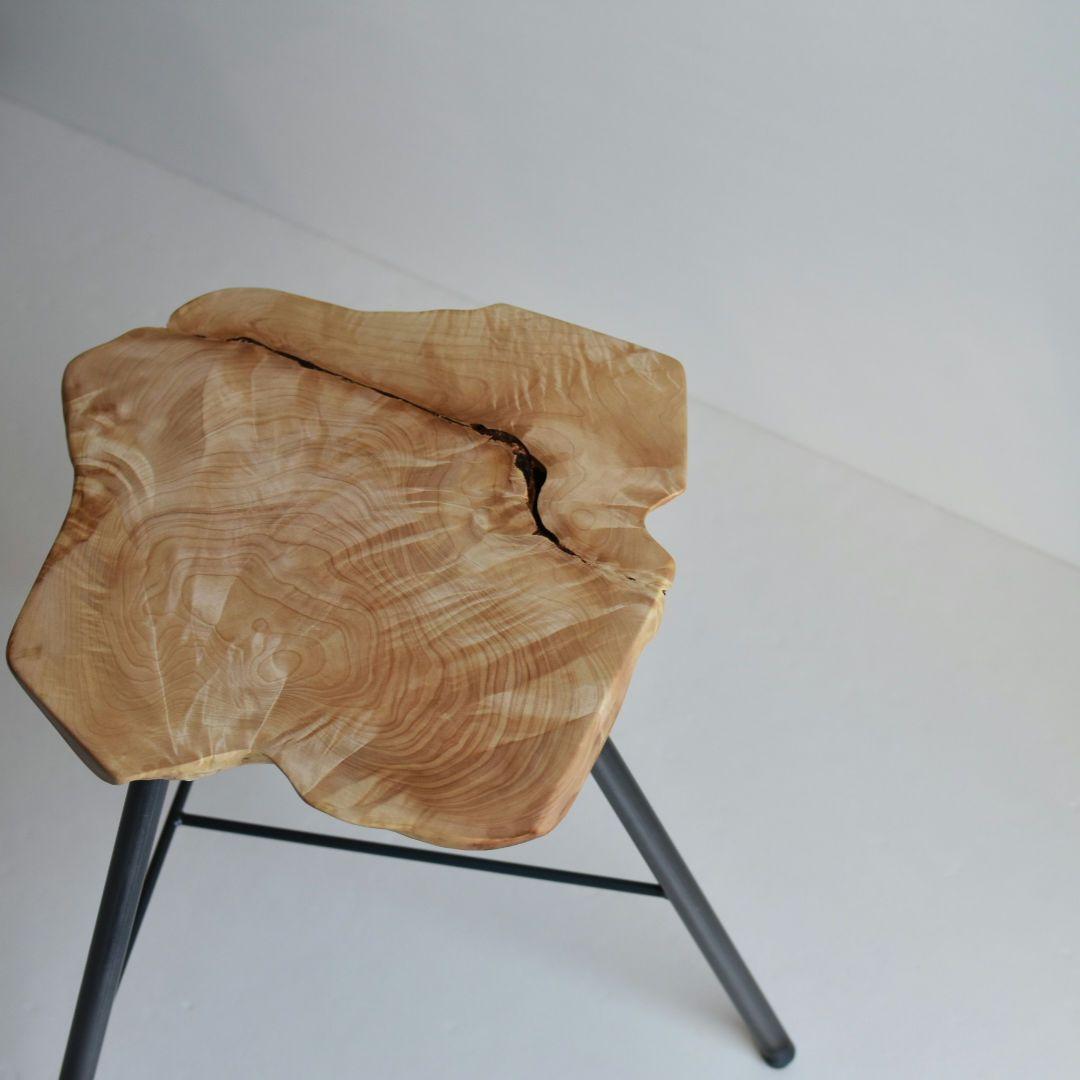 112 栃 ハンドメイド サイドテーブル スツール 花台 腰掛け 椅子 無垢材