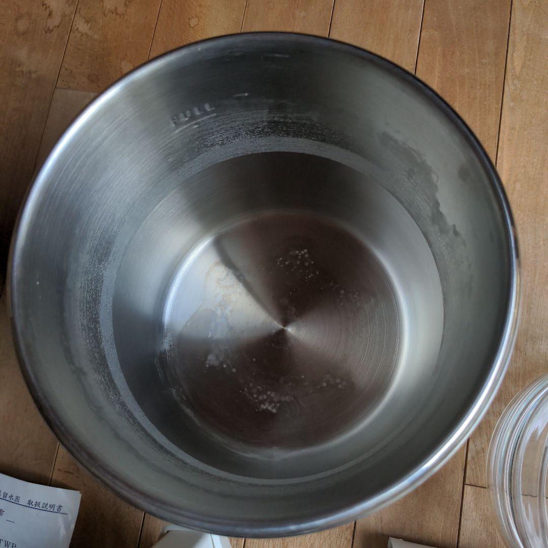 台湾メガホーム社製　家庭用蒸留水器(本体凹み有)