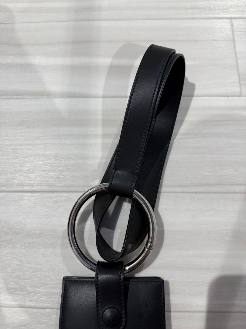 ア*ロ様 値下げ！【ほぼ未使用】 ヴァレンティノ VALENTINOネックストラ