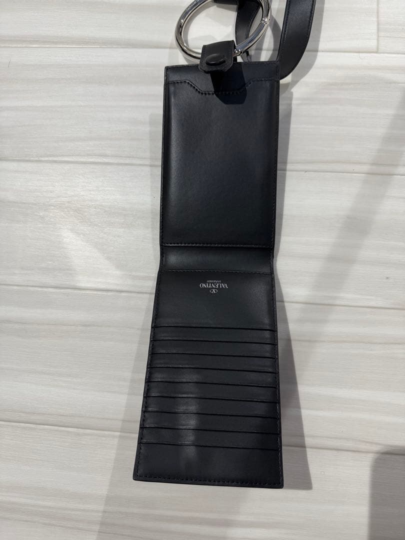 ア*ロ様 値下げ！【ほぼ未使用】 ヴァレンティノ VALENTINOネックストラ