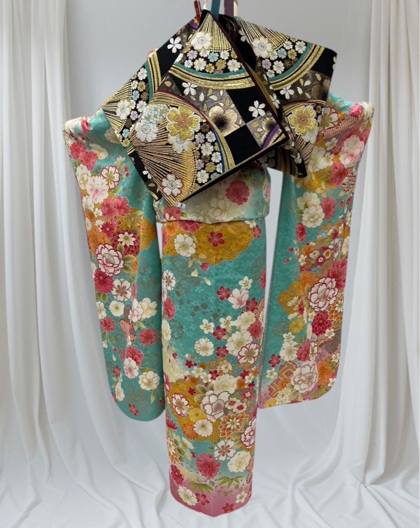 ❣️期間限定お値下げ❣️(5379夏) ✿ 振袖フルセット ✿ 四季の花 金駒刺繍