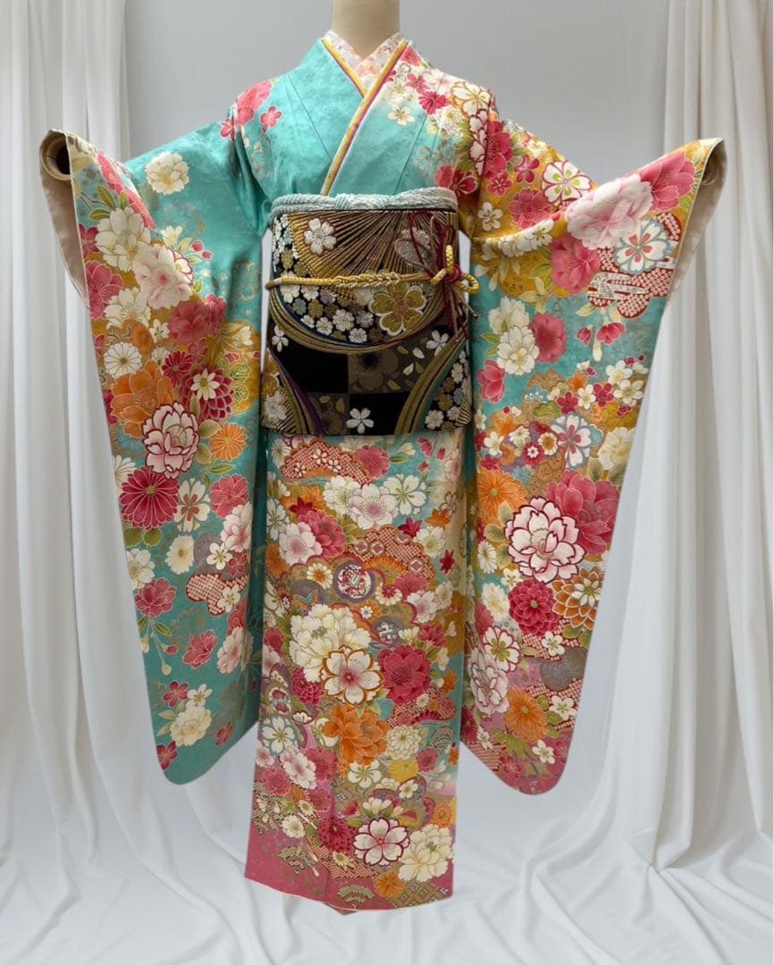 ❣️期間限定お値下げ❣️(5379夏) ✿ 振袖フルセット ✿ 四季の花 金駒刺繍