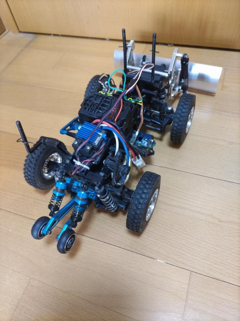 タミヤGF-01　TOYOTA 緑色トラック 除雪用ブレード付き