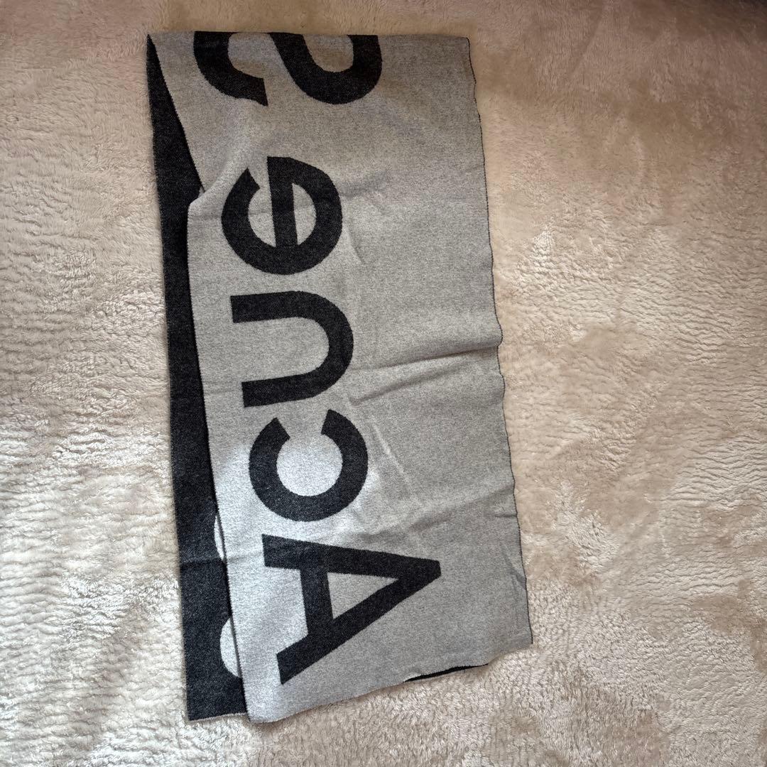 Acne Studios ロゴ入りマフラー グレー