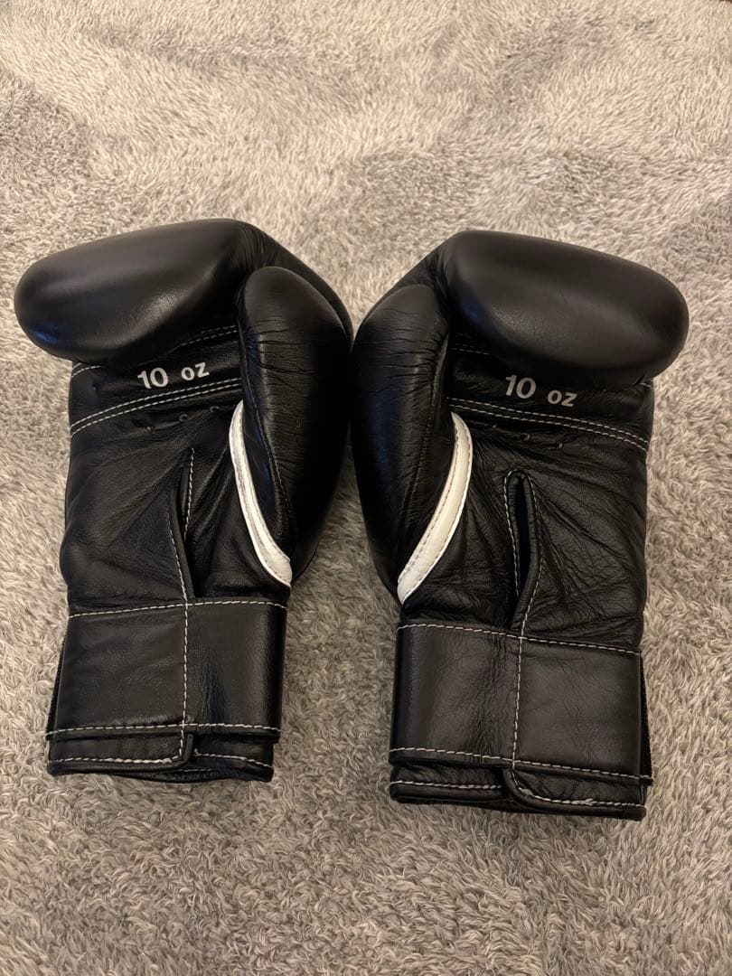 Winning ボクシンググローブ 10 oz 黒